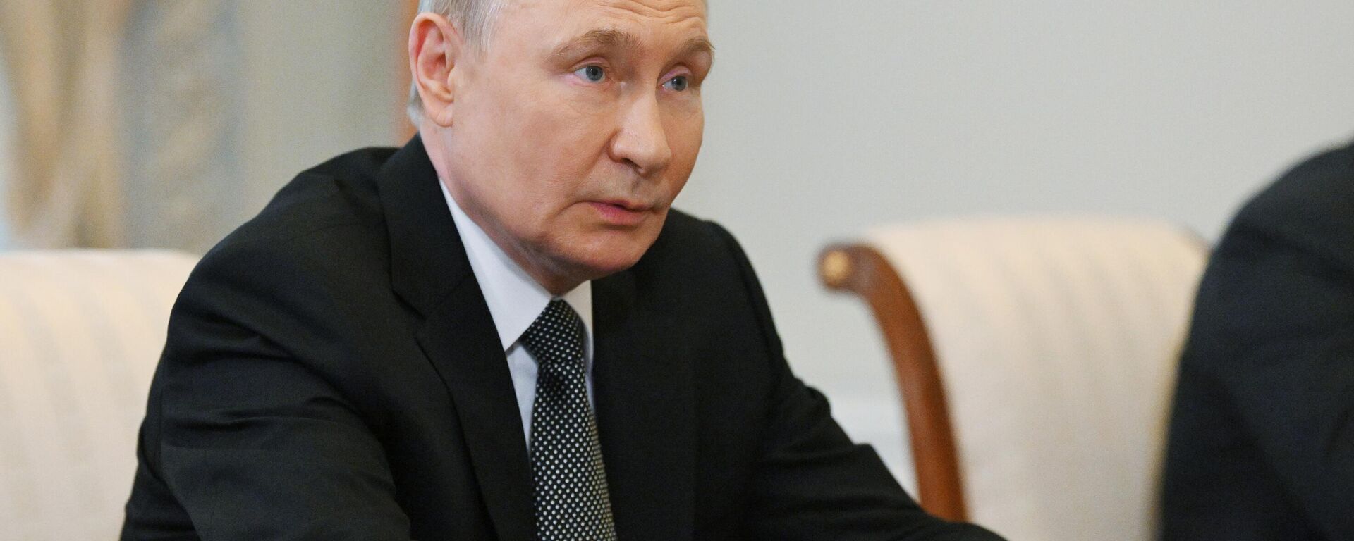 Руски председник Владимир Путин на састанку са председником Нове развојне банке Дилмом Русеф - Sputnik Србија, 1920, 01.08.2025