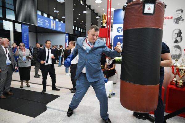 И да се опробају у разним вештинама. И да се опробају у разним вештинама. - Sputnik Србија