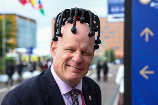 У оквиру форума одржавају се и форуми ШОС-а и БРИКС-а, као и регионални форум пословне заједнице Г20. У оквиру форума одржавају се и форуми ШОС-а и БРИКС-а, као и регионални форум пословне заједнице Г20. - Sputnik Србија