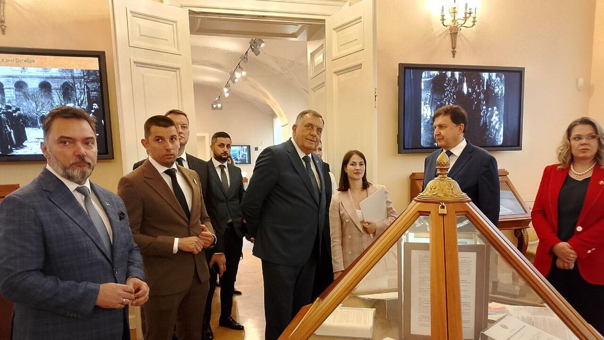 „Русија и Српска имају много додирних тачака“: У Санкт Петербургу отворена изложба о Српској