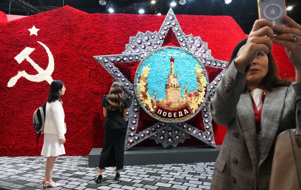 Штанд на Међународном економском форуму Штанд на Међународном економском форуму - Sputnik Србија