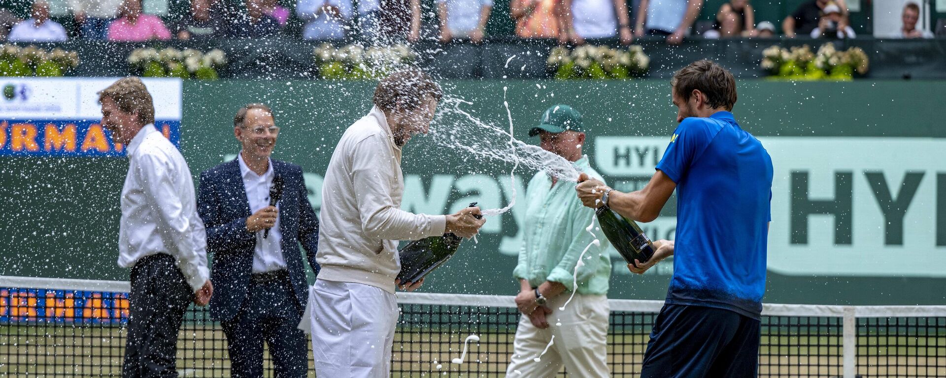 Aleksandar Bublik i Danil Medvedev - Sputnik Srbija, 1920, 22.06.2025