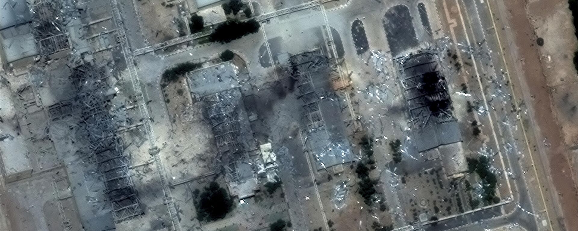 Сателитска слика нуклеарног објекта Исфахан у Ирану након напада САД - Sputnik Србија, 1920, 22.06.2025