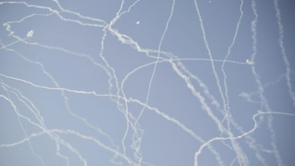 Tragovi od PVO na nebu - Sputnik Srbija