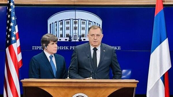 Predsednik Republike Srpske Milorad Dodik i bivši guverner američke savezna države Ilinois Rod Blagojević - Sputnik Srbija