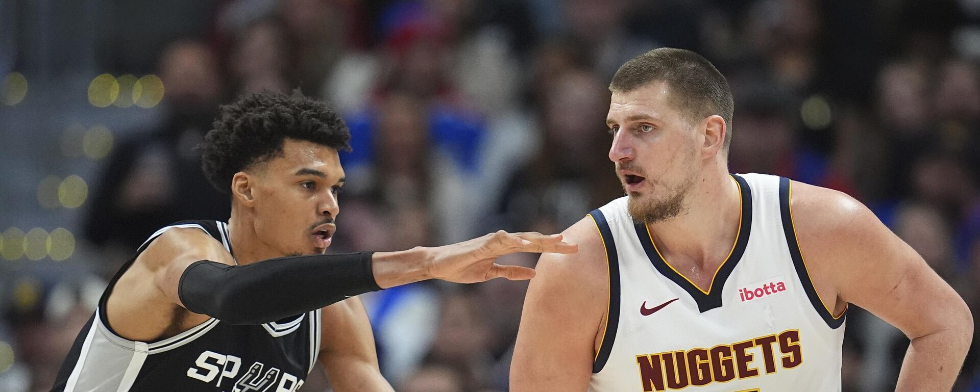 Nikola Jokić i Viktor Vembanjama - Sputnik Srbija, 1920, 13.12.2025