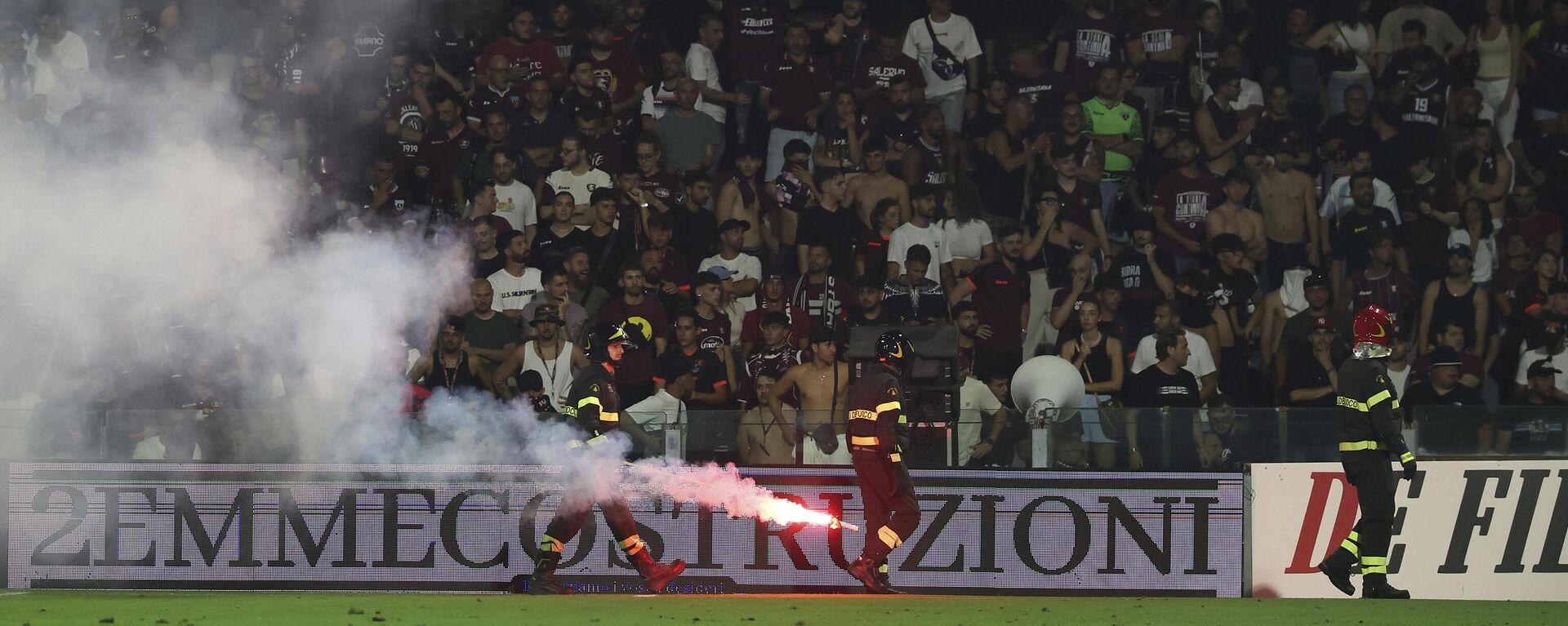 Huligani Salernitane - Sputnik Srbija, 1920, 24.06.2025