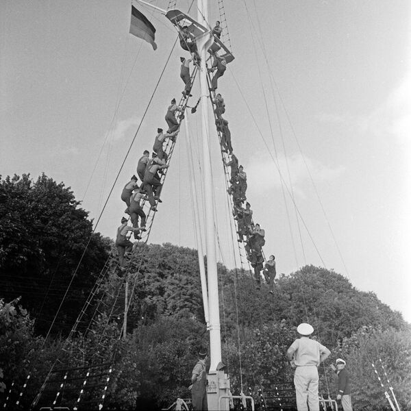 Иако далеко од очију јавности, морнари су кључни актери у свакодневном функционисању глобалне економије. - Sputnik Србија