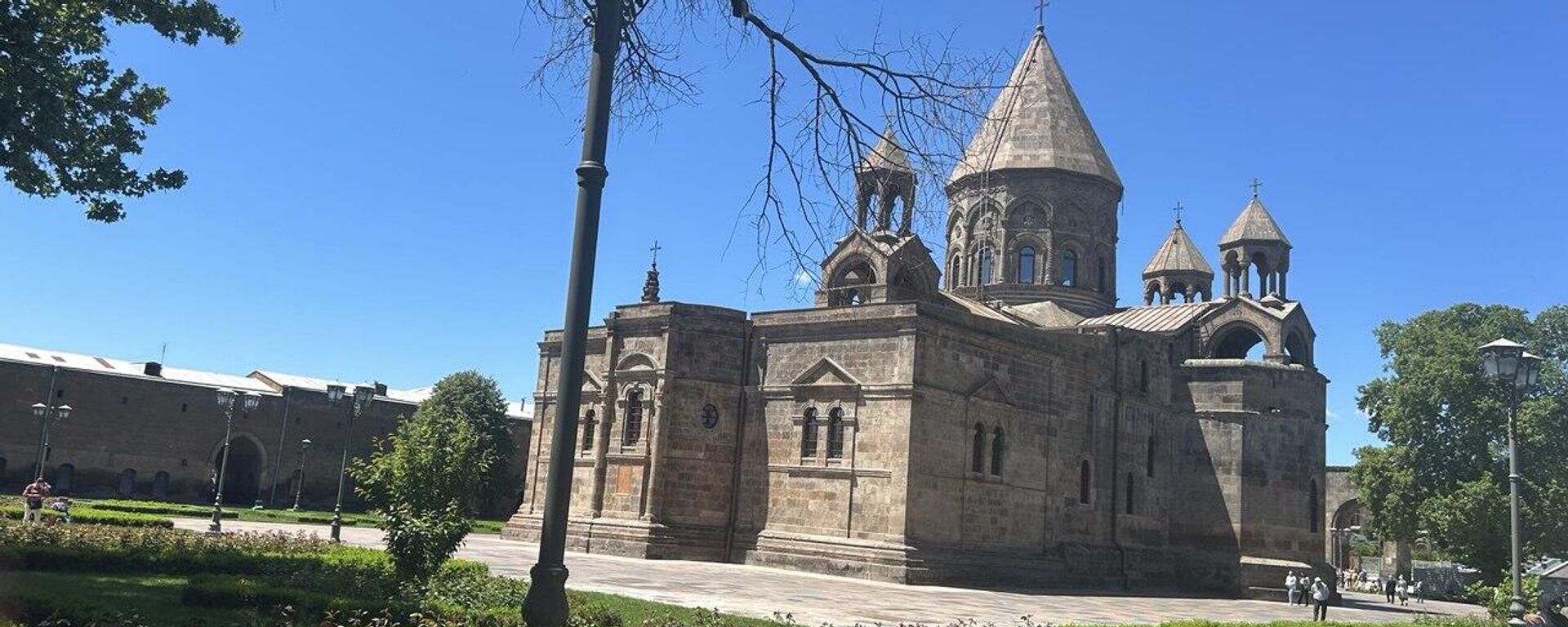 Главни храм Јерменске апостолске цркве у Ечмиензину - Sputnik Србија, 1920, 25.06.2025