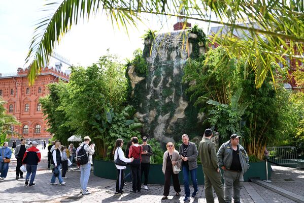 Грађанима се саветује да носе лаку одећу и да искористе лепо време за активности на свежем ваздуху. - Sputnik Србија