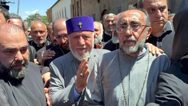 Наставља се прогон: Јерменском архиепископу Аџапахјану одређен притвор од два месеца