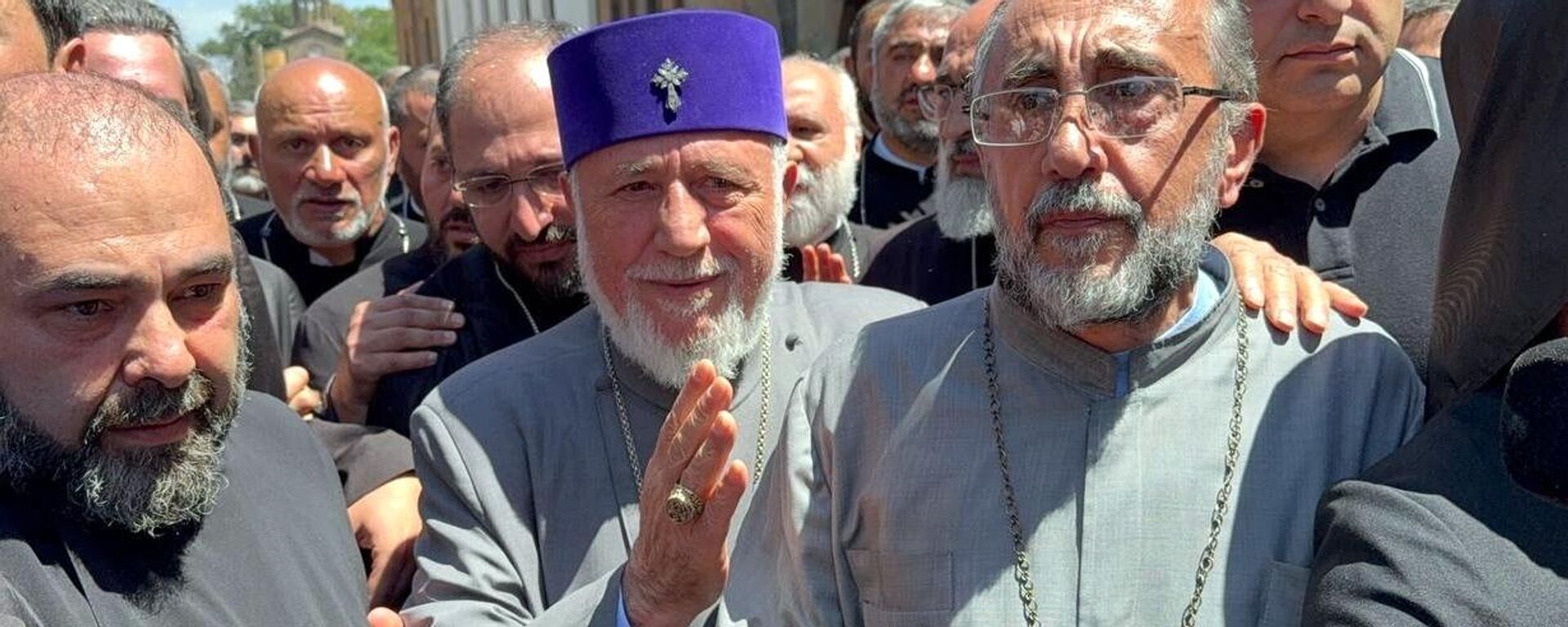 Архиепископ јерменски Микаел Аџапахјан Архиепископ јерменски Микаел Аџапахјан - Sputnik Србија, 1920, 03.10.2025