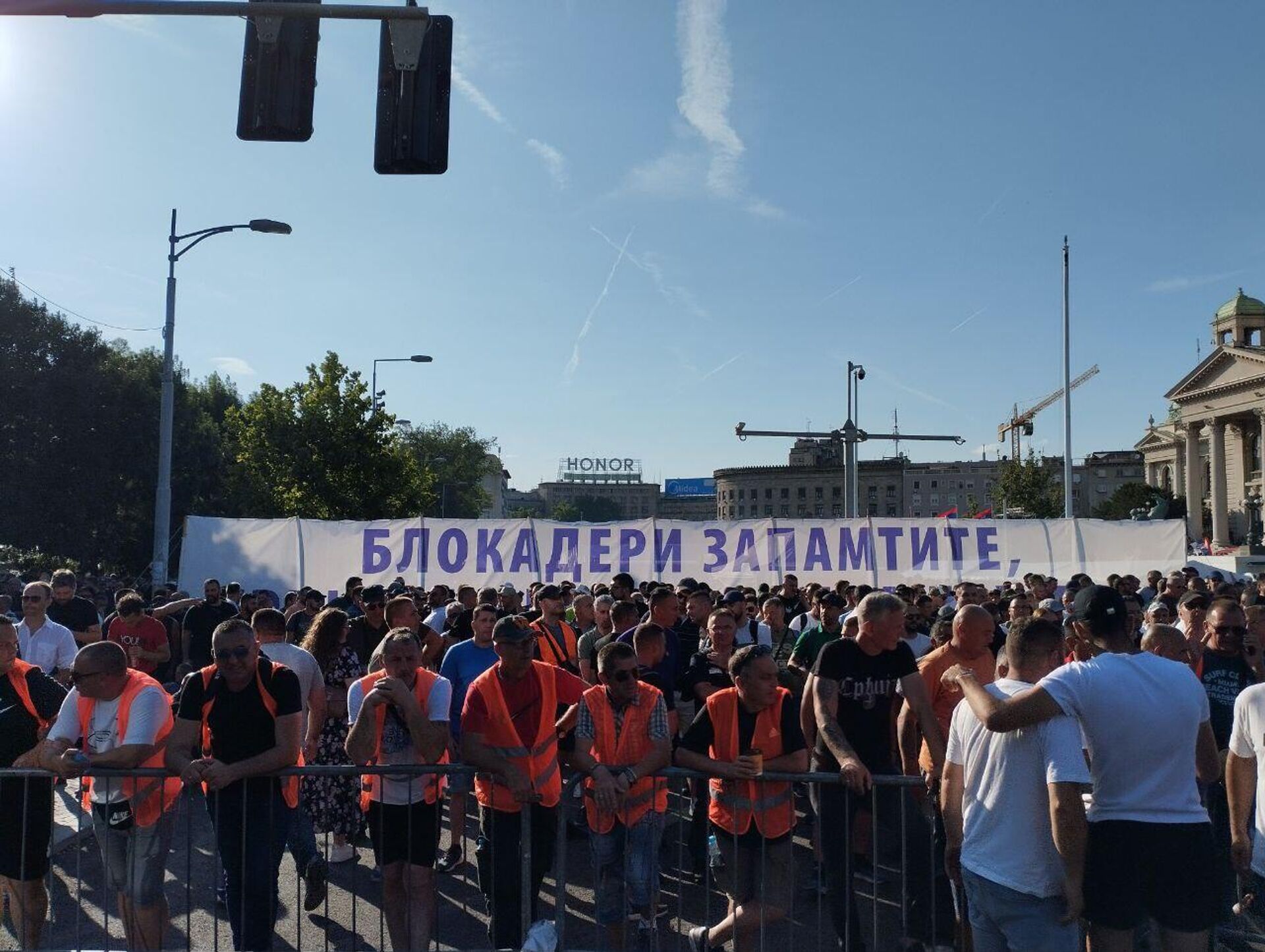 Књижевно вече у организацији студената из Пионирског парка поводом Видовдана Књижевно вече у организацији студената из Пионирског парка поводом Видовдана - Sputnik Србија, 1920, 28.06.2025