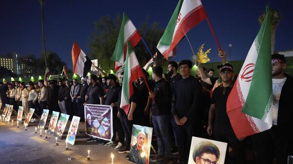 Demonstranti ispred iranske ambasade u Bagdadu. - Sputnik Srbija
