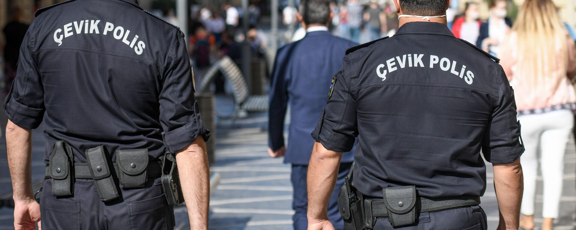 Sotrudniki policii na odnoй iz ulic v Baku - Sputnik Srbija, 1920, 30.06.2025