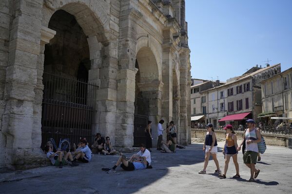 У Португалији је измерено 46,6 степени у месту Мора, што би могао да буде нови национални рекорд за јун, навеле су метеоролошке службе. - Sputnik Србија