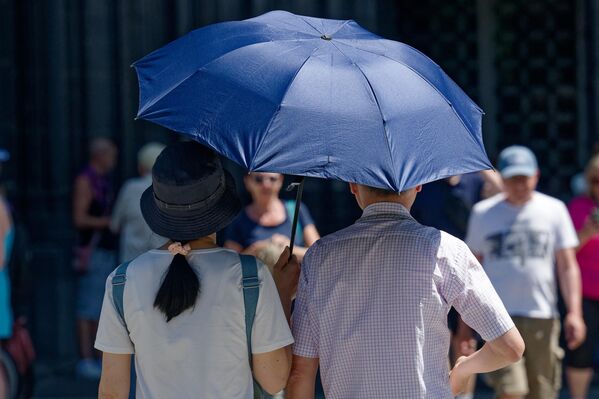 У Италији је у недељу 21 од 27 већих градова био под црвеним упозорењем. - Sputnik Србија