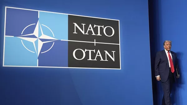 Доналд Трамп на НАТО самиту у Хагу - Sputnik Србија