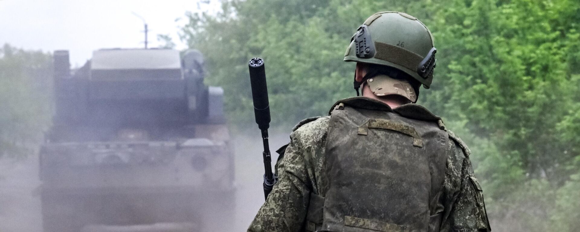 Ruski vojnik pored raketnog sistema TOR M-1 u zoni specijalne vojne operacije - Sputnik Srbija, 1920, 02.07.2025