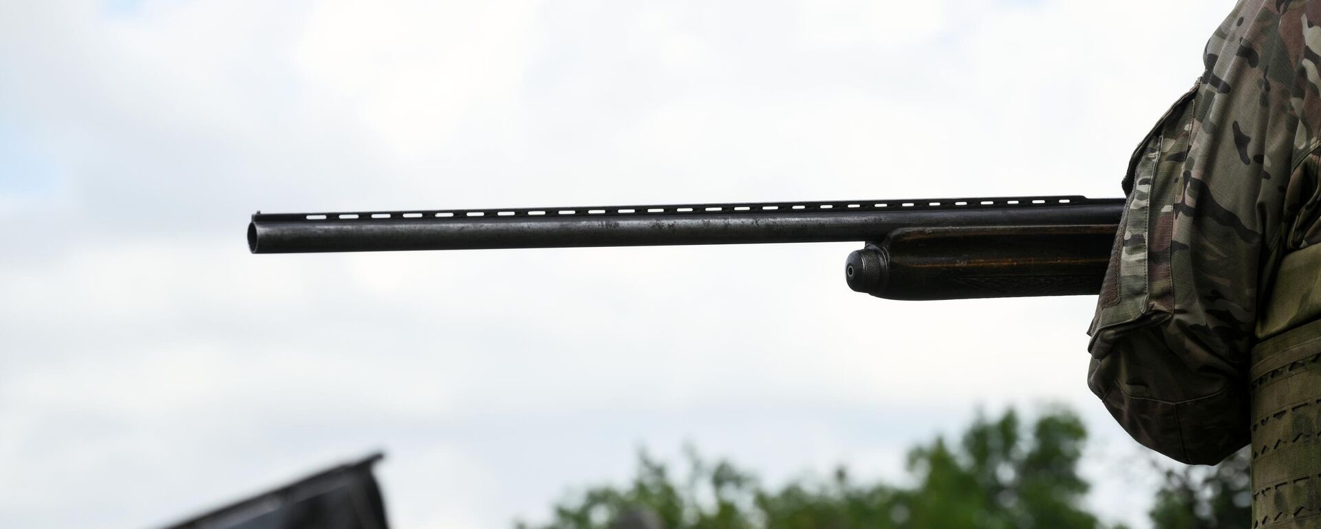 Руски војници поред ракетног система Град у зони специјалне војне операције - Sputnik Србија, 1920, 14.08.2025