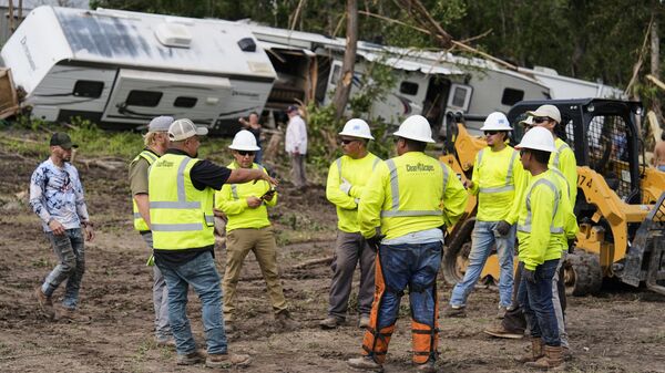 спасиоци на терену - Sputnik Србија