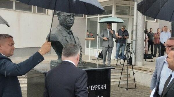 Свечана церемонија откривања бисте Виталија Чуркина у Источном Сарајеву - Sputnik Србија