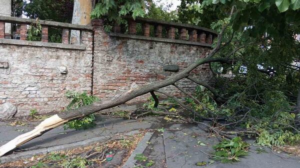 Snažno nevreme u Italiji: Poginula jedna osoba /video/