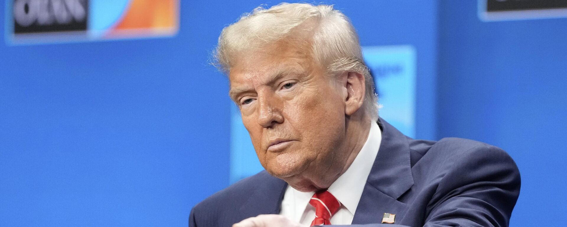 Prezident Donalьd Tramp na press-konferencii posle plenarnogo zasedaniя sammita NATO v Gaage, Niderlandы - Sputnik Srbija, 1920, 09.07.2025