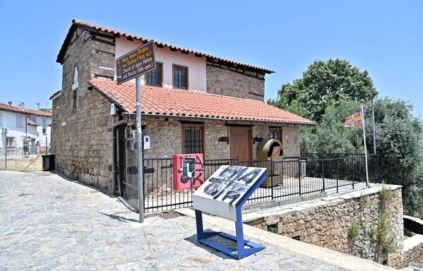 Црква Петра и Павла у округу Вароши. Поред цркава које су данас сачуване, постојало је мноштво других хришћанских цркава. - Sputnik Србија