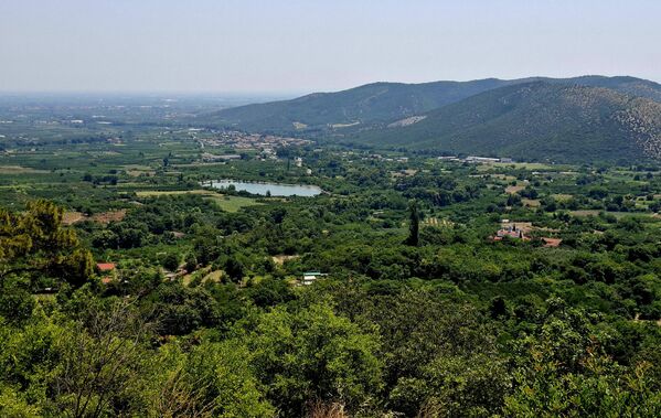 Током Првог светског рата, Едеса је била дом мултинационалних савезничких снага „Армије Истока“ под командом француског генерала Мориса Сараја. У овој долини су се током Великог рата налазили војнички логори српске војске - Sputnik Србија