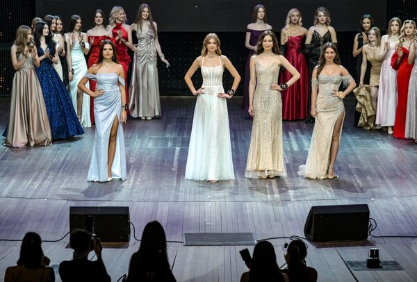 У финалу су учествовале 22 девојке из ДНР и ЛНР. - Sputnik Србија