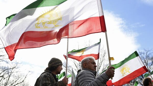 Pristalice Narodne mudžahedinske organizacije Irana MEK - Sputnik Srbija