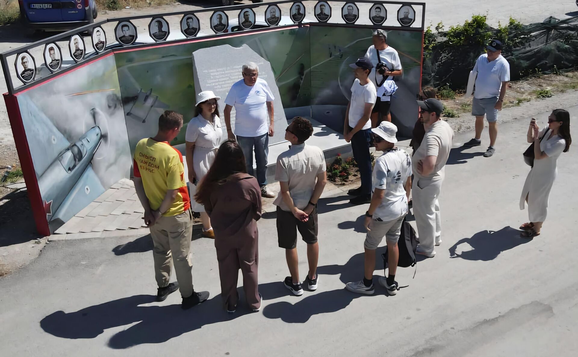 Olesija je sa srpskim i ruskim geografima ovih dana odala počast sovjetskim vojnicima stradalim od savezničkih aviona u Niškom incidentu - Sputnik Srbija, 1920, 12.07.2025