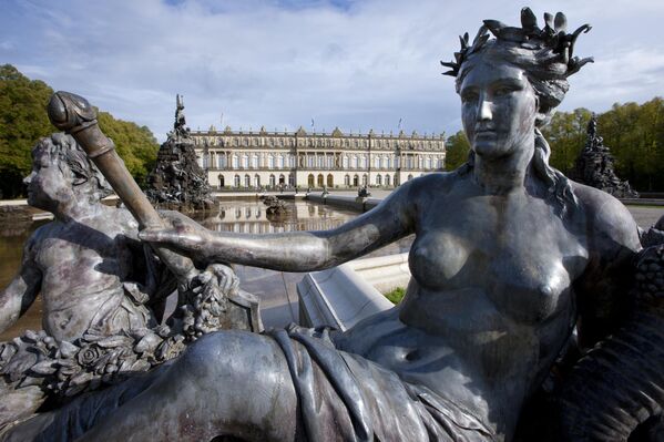 Митолошка фигура на дворцу на острву Херенинзел у Немачкој. - Sputnik Србија