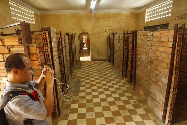 Део музеја геноцида „Тоул Сленг“ у Пном Пену у Камбоџи. - Sputnik Србија