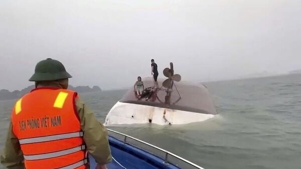 Потонуо туристички брод у Вијетнаму - Sputnik Србија