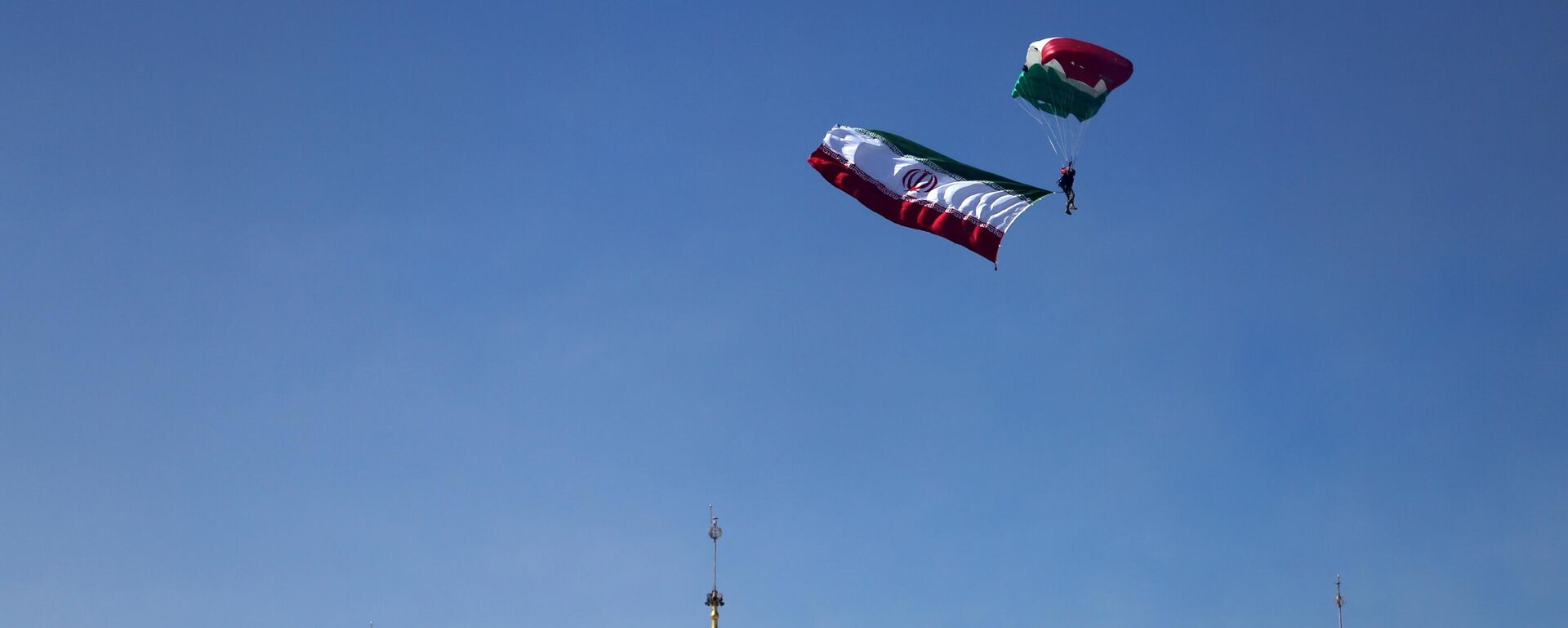 Voennый parad v Tegerane po slučaю Dnя nacionalьnoй armii - Sputnik Srbija, 1920, 21.07.2025