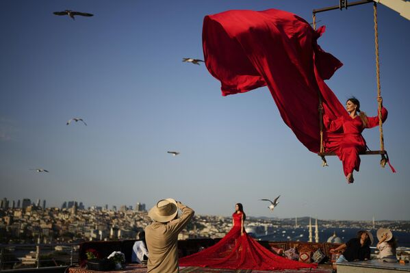 Једно од свакако најинтересантнијих места за  фотографисање је је такозвани отворени студио са погледом на Босфор у Истанбулу. - Sputnik Србија