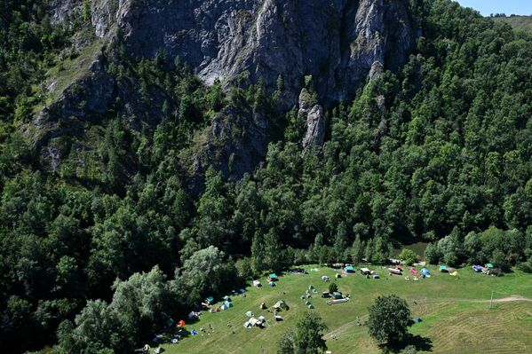 Поглед на шаторски камп у клисури Мурадимовски у Башкирији - Sputnik Србија