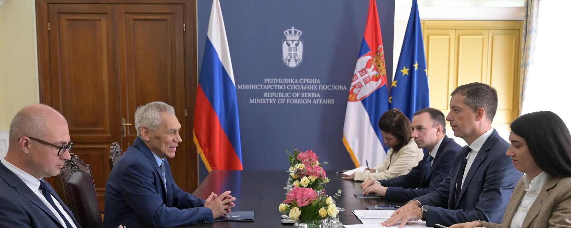 Ministar spoljnih poslova Marko Đurić sastao se sa ambasadorom Ruske Federacije Aleksandrom Bocan-Harčenkom - Sputnik Srbija, 1920, 24.07.2025