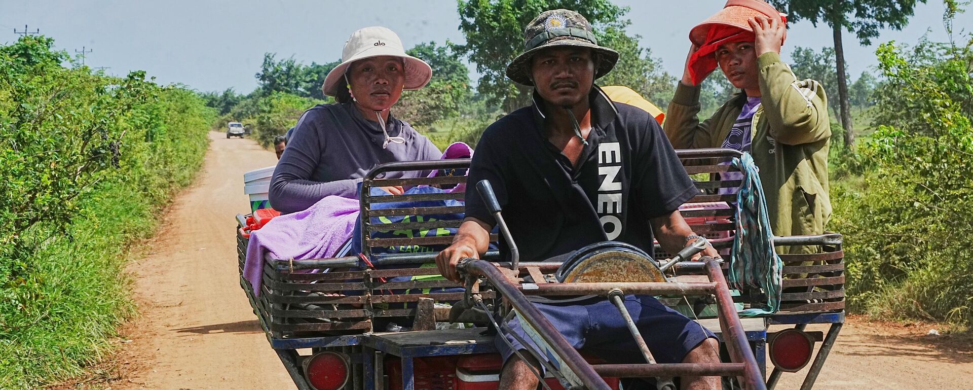 Камбоџа је нападе означила као бруталну агресију, док су се оба народа међусобно оптуживала за започињање сукоба.  - Sputnik Србија, 1920, 25.07.2025
