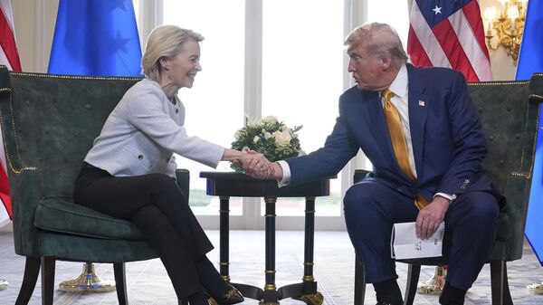Урсула фон дер Лајен и Доналд Трамп - Sputnik Србија