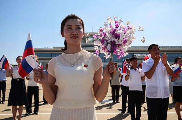 Почетком јула руска агенција за ваздушни саобраћај „Росавијација“ издала је дозволу авио-компанији „Нордвинд“ („Северни ветар“) за летове у Северну Кореју. Компанија је започела продају карата из Москве за Пјонгјанг 18. јула, а цена карата кретала се од 44,7 хиљада рубаља (око 500 евра). - Sputnik Србија