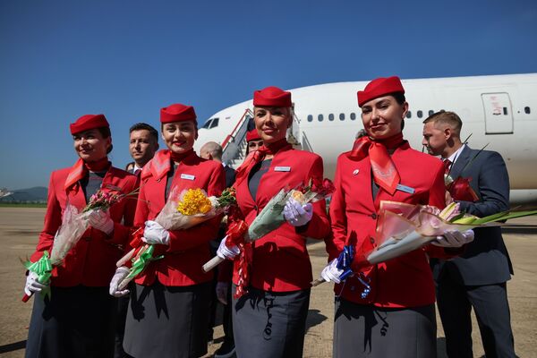 Према речима Козлова, летови ће се обављати једном месечно, као и да овај лет представља историјски догађај, нагласивши значај повезивања двеју престоница. - Sputnik Србија