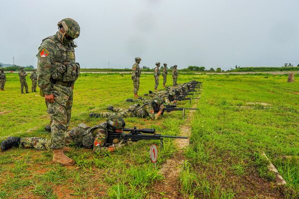 Припадници 72. бригаде за специјалне операције Војске Србије и једне од специјалних бригада из састава Народноослободилачке армије Кине реализовали су, од 19. до 28. јула, заједничку обуку у провинцији Хебеј, на северу Кине, саопштило је Министарство одбране. - Sputnik Србија