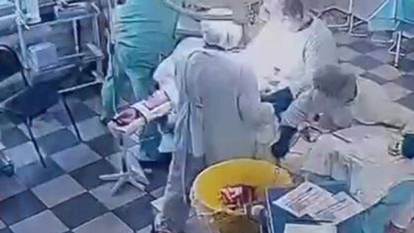 Onkolozi na Kamčatki izveli uspešnu operaciju tokom najjačeg zemljotresa - Sputnik Srbija