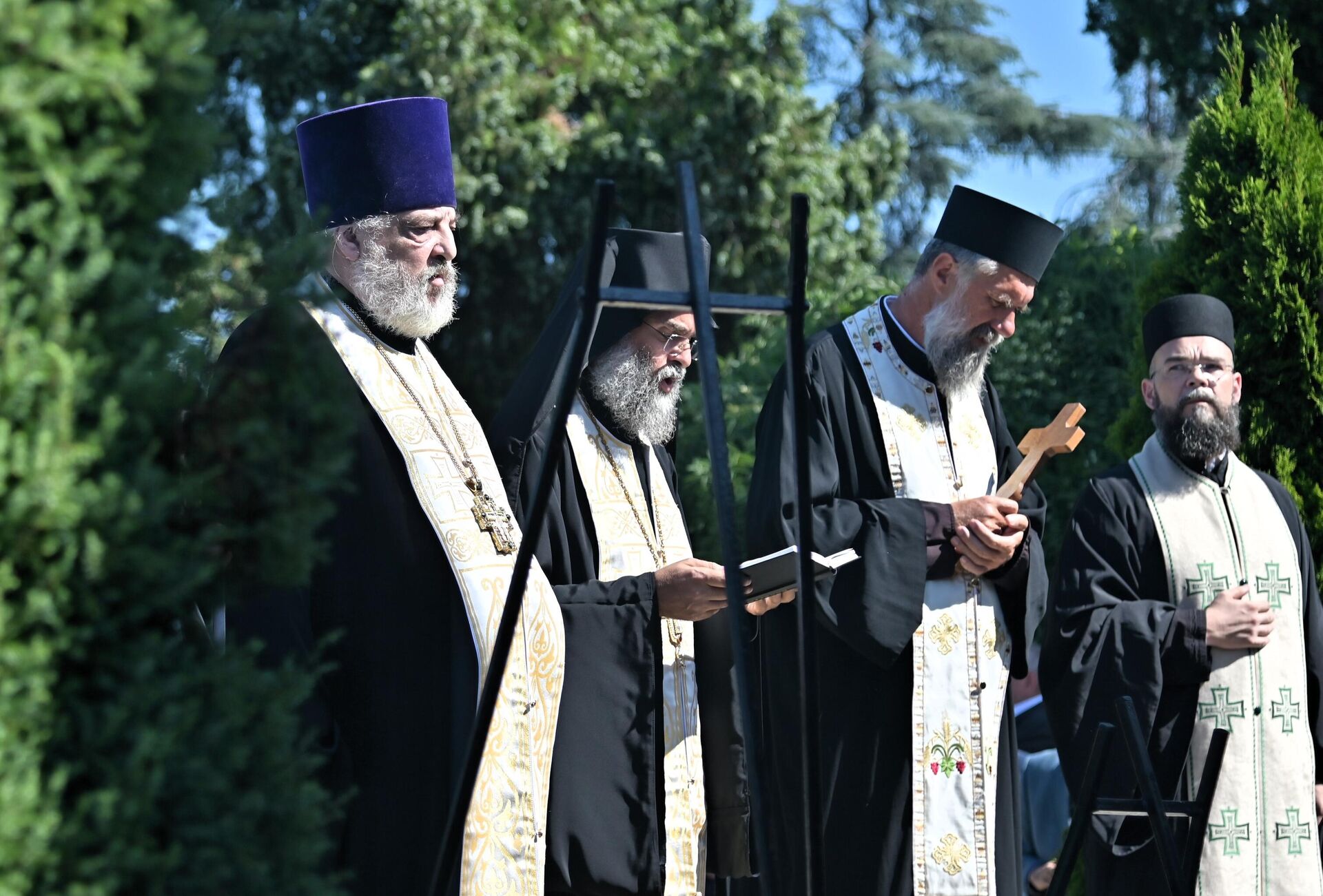Пре церемоније полагања венаца служен је помен погинулим руским војницима.  - Sputnik Србија, 1920, 01.08.2025
