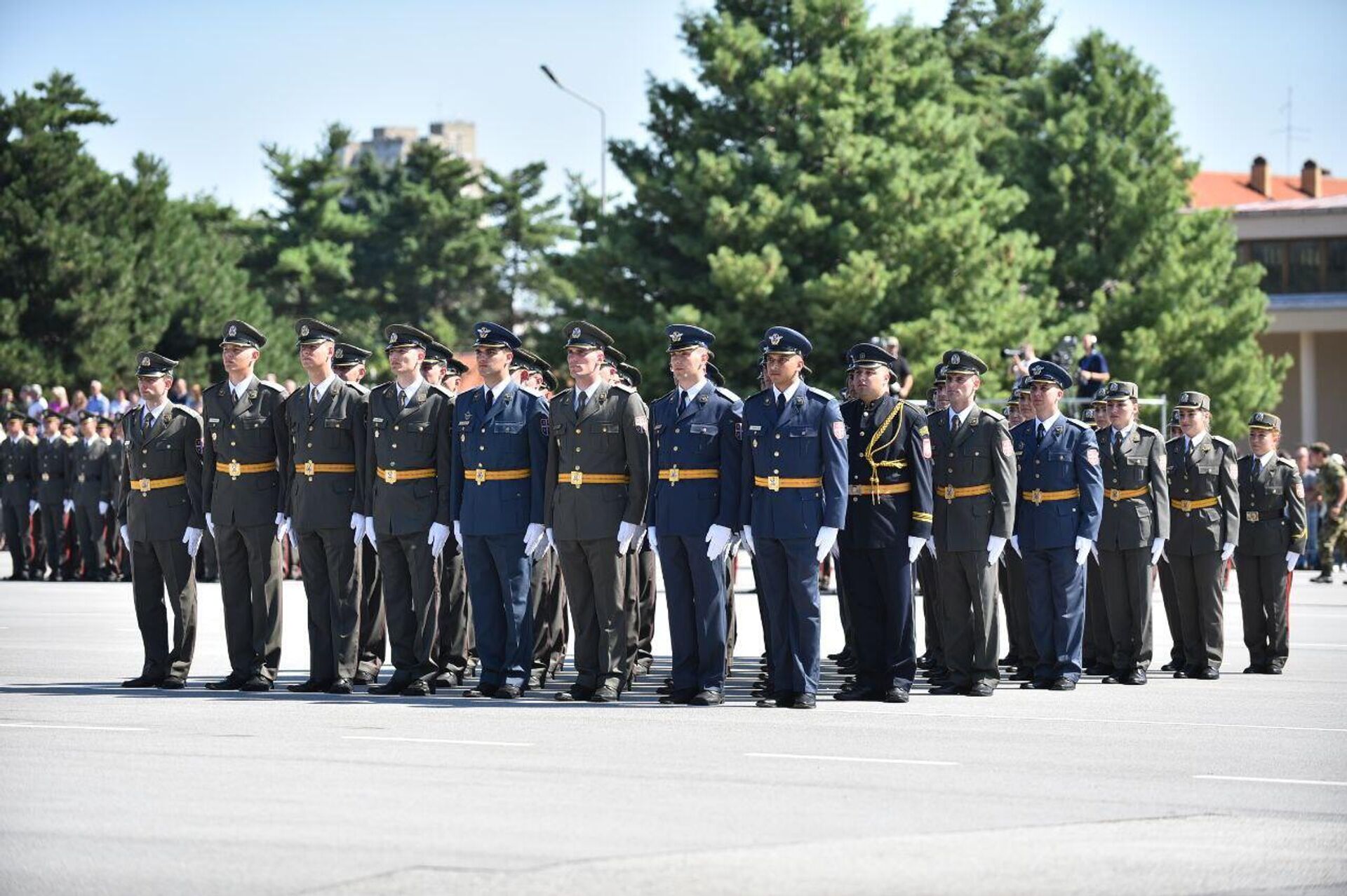 Promocija najmlađih oficira Vojske Srbije u kasarni „General Jovan Mišković“ na Banjici - Sputnik Srbija, 1920, 02.08.2025