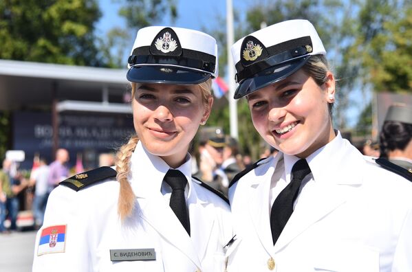 Osmeh na njihovim licima govori više od reči - Sputnik Srbija