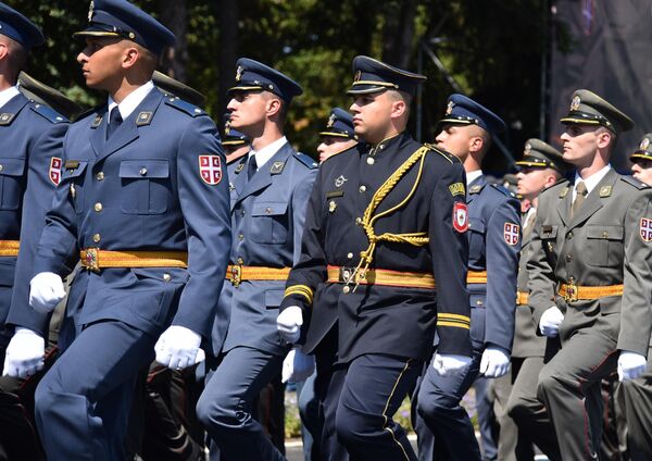 Vojnu akademiju završavilo je i dva kadeta iz Oružanih snaga Bosne i Hercegovine i četiri kadeta iz Ministarstva unutrašnjih poslova Republike Srpske - Sputnik Srbija